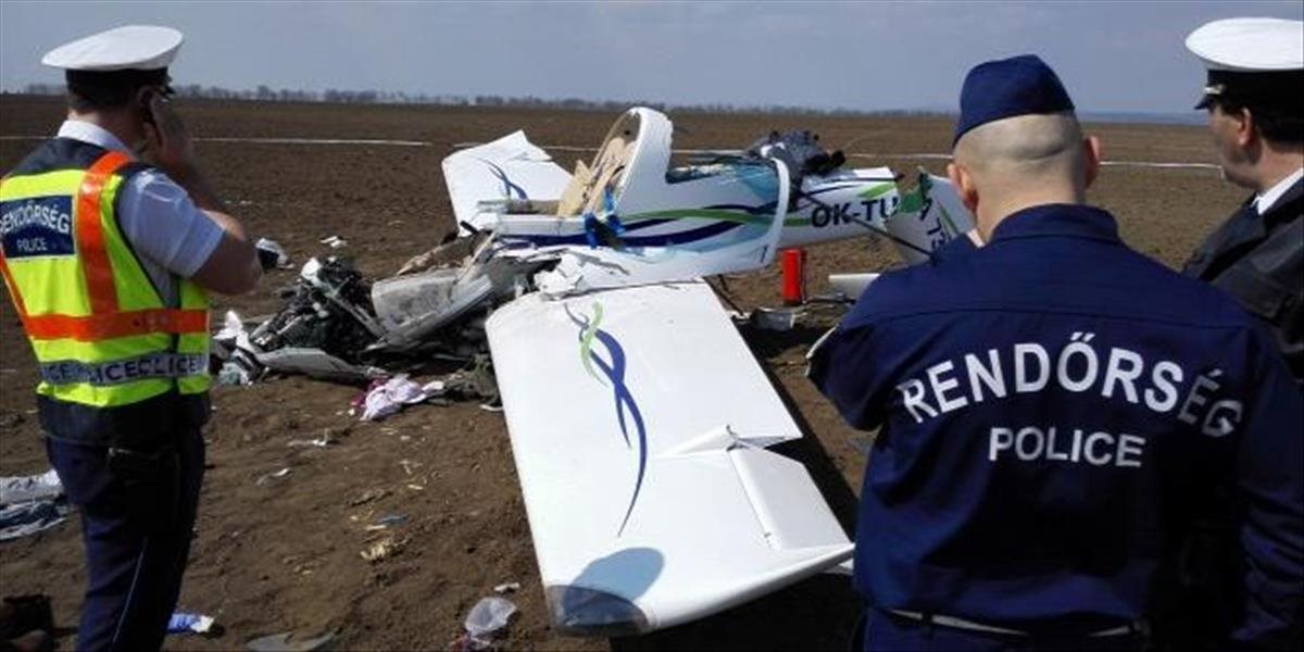 V Maďarsku havarovalo ultraľahké lietadlo: Pri nehode zomrel muž, druhý sa zranil