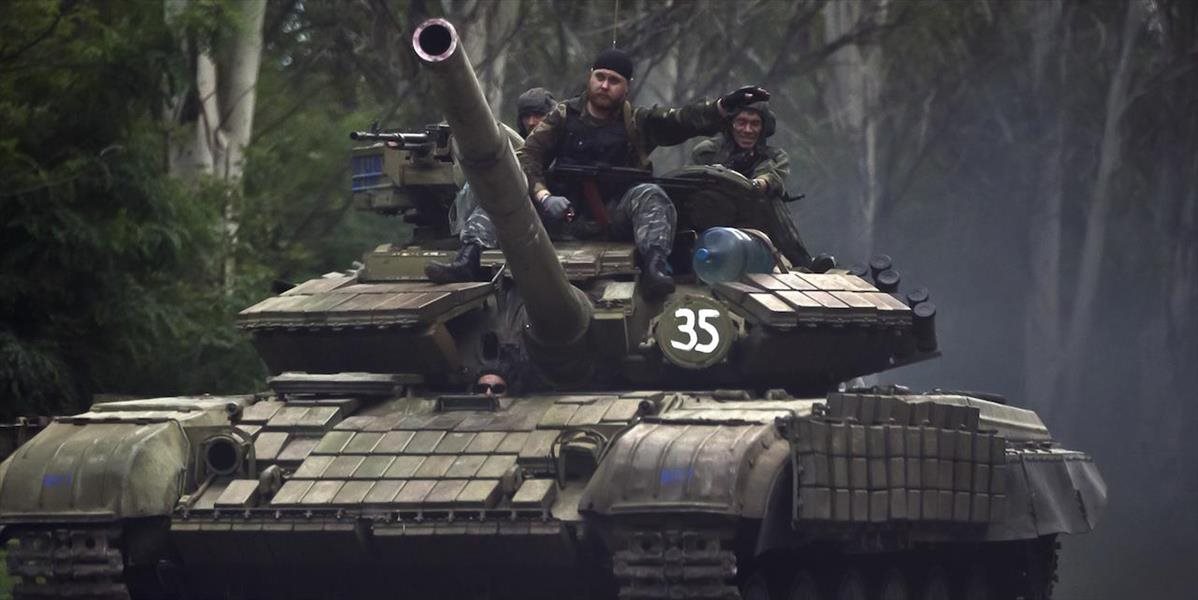 Ukrajinské jednotky z tankov ostreľovali pozície jednotiek DĽR