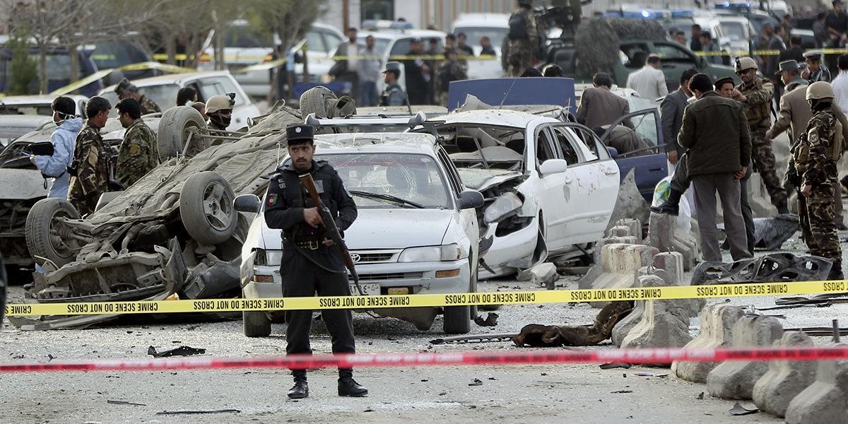 Pri výbuchu náloží nastrežených Talibanom zahynulo 15 civilistov