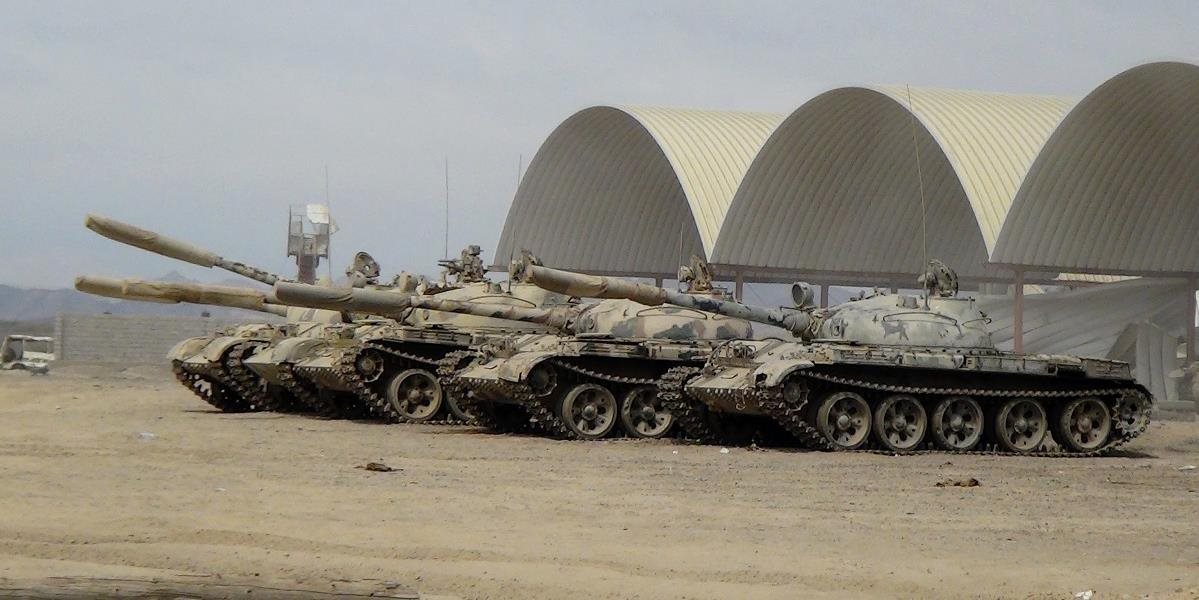 Nemecká armáda vyťahuje zo skladu sto tankov