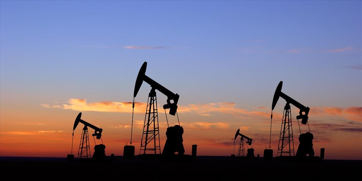 Ceny ropy pokračujú v raste, americká WTI sa predáva pod 52 USD za barel