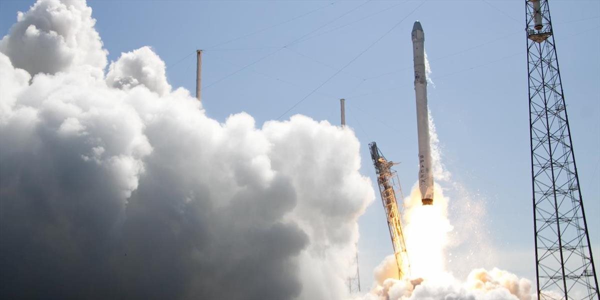 SpaceX odštartovala s nákladom pre ISS, pristátie rakety opäť nevyšlo