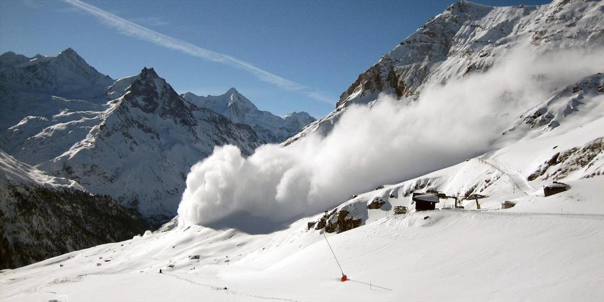 Vo vysokohorskom teréne zrána trvá 1. stupeň lavínového nebezpečenstva