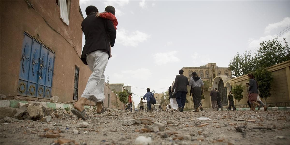 Z Jemenu letecky evakuovali ďalších cudzincov