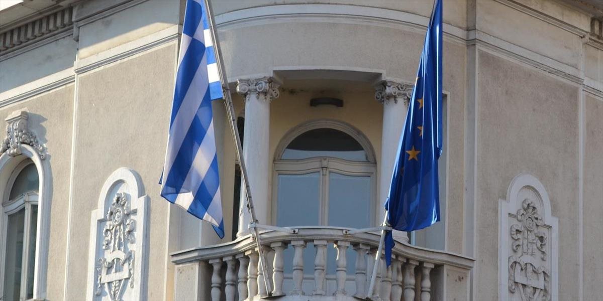 S&P znížila rating Grécka hlbšie do špekulatívneho pásma