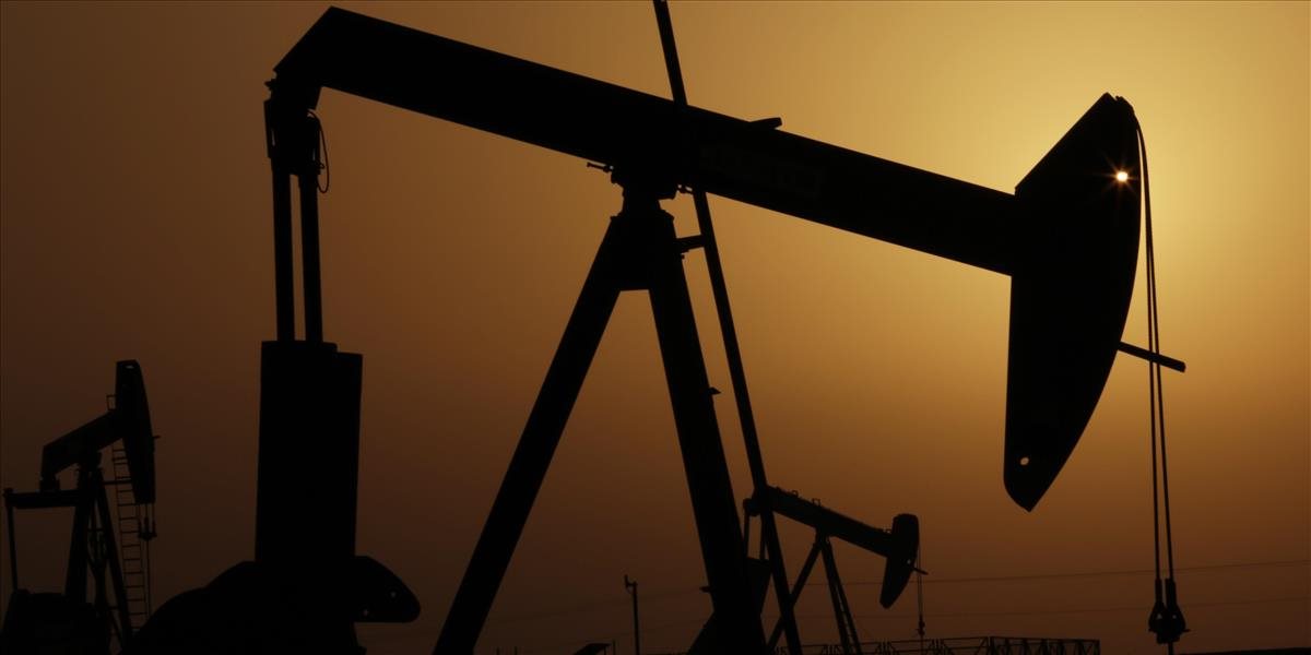 Ceny ropy mierne klesli, americká WTI sa obchoduje nad 56 USD za barel