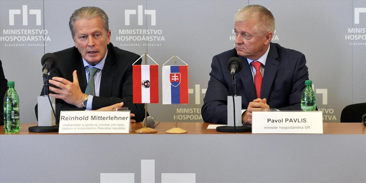 Pavlis: O dostavbe Mochoviec sa s rakúskym ministrom nehovorilo