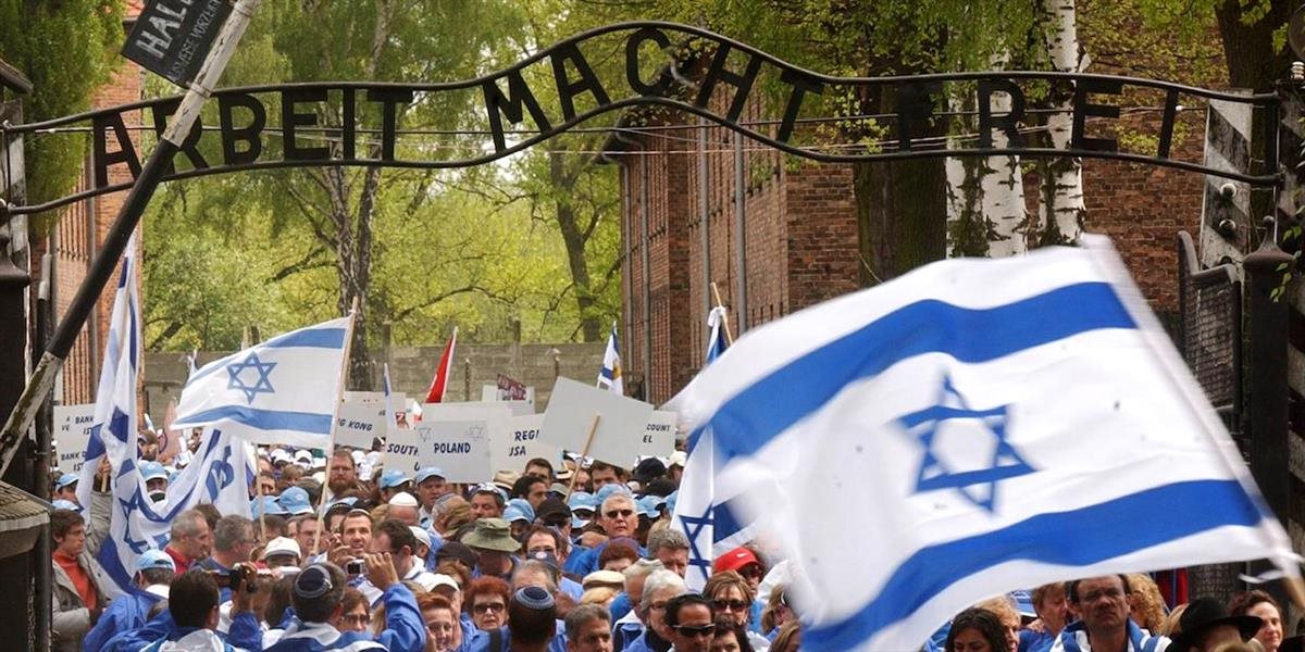 Tisíce ľudí pochodovali od brány Auschwitzu, uctili si obete holokaustu