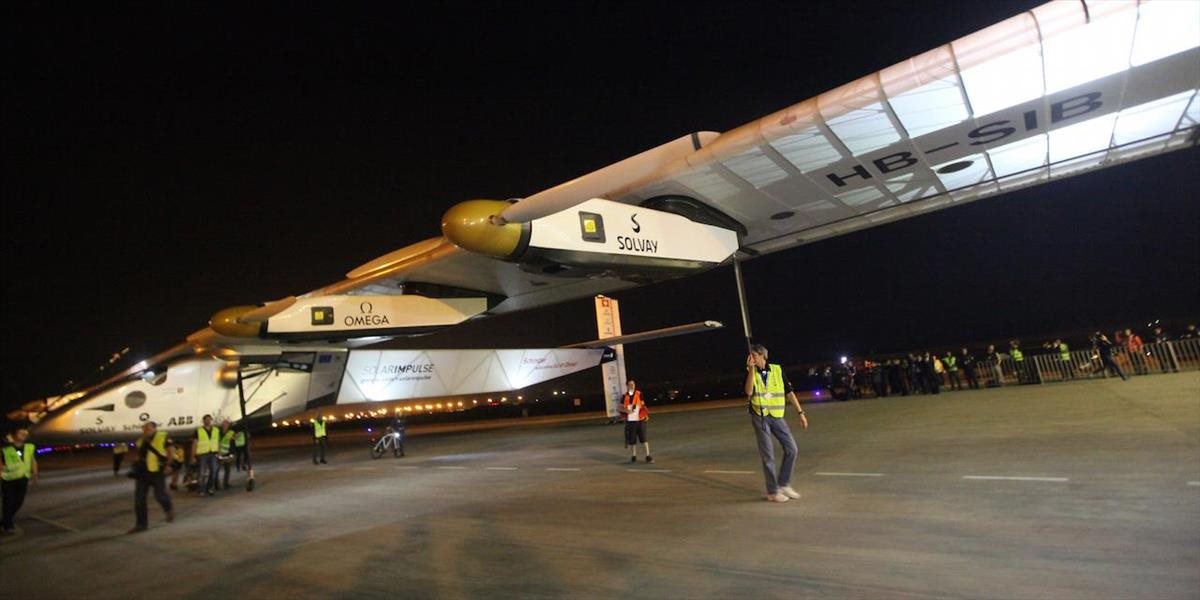 Experimentálne lietadlo Solar Impulse 2 zdržuje vietor v Číne