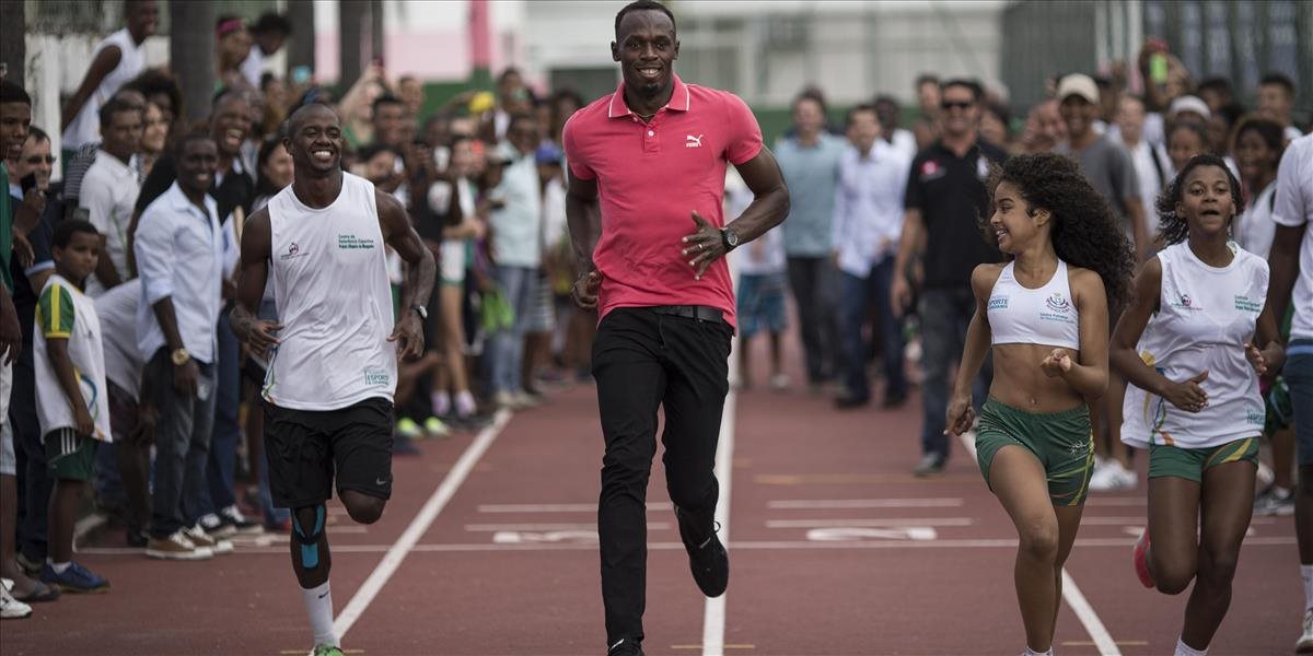 Bolt bežal s deťmi vo favele v olympijskom Riu de Janeiro