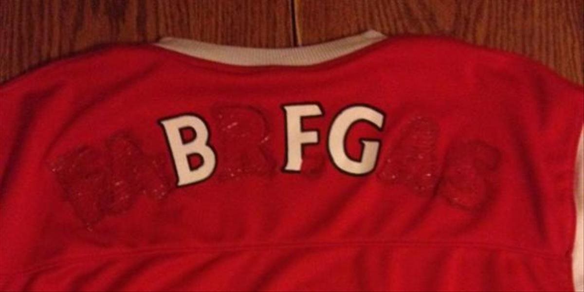Fanúšik Arsenalu prišiel s geniálnym nápadom ako využiť Fabregasov dres