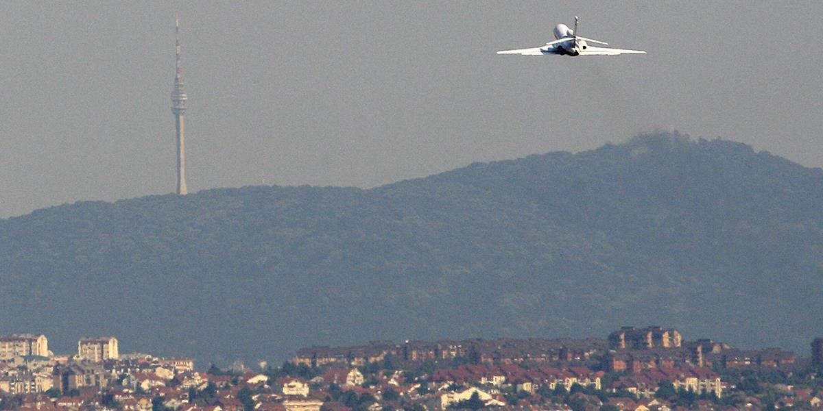 Lietadlo srbského prezidenta padalo nad morom dve minúty