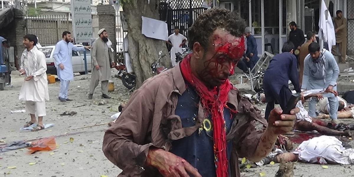 Pri výbuchu pred bankou v Afganistane zahynulo 23 ľudí, desiatky sa zranili