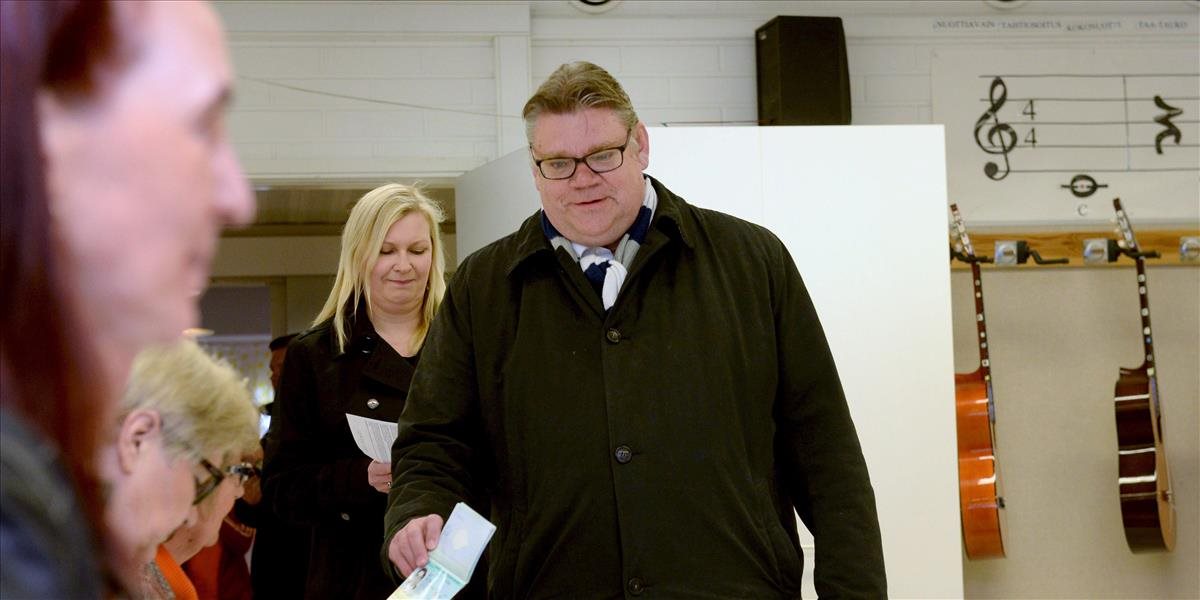 Fíni idú k urnám, hlavnou témou volieb je chradnúca ekonomika