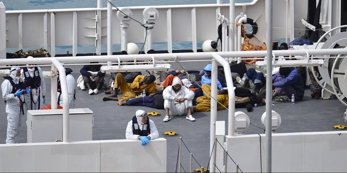 V Stredozemnom mori sú v núdzi tri člny s migrantmi