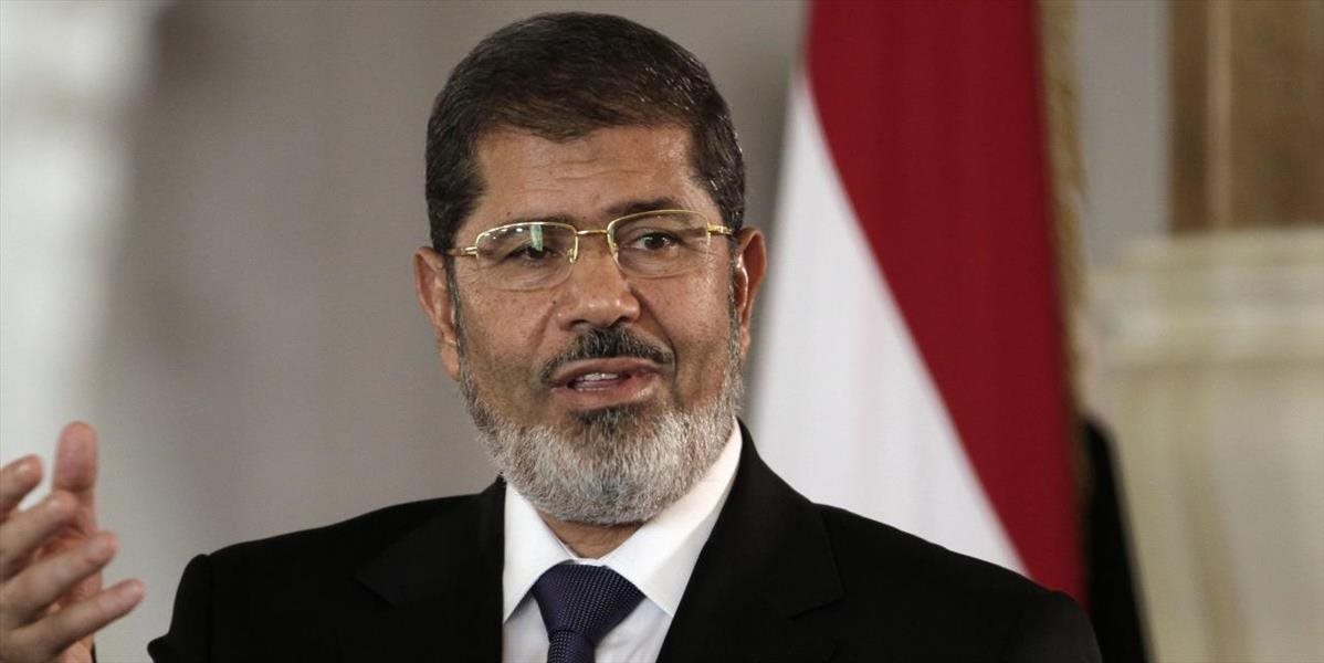 Egyptský exprezident Mursí si vypočuje verdikt