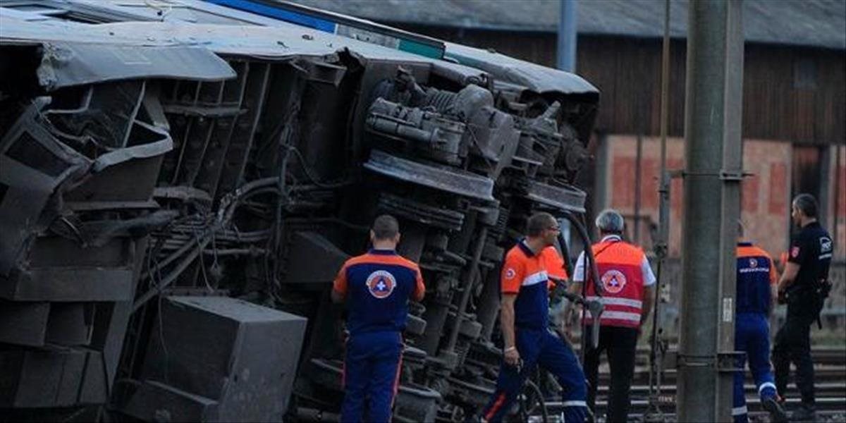 Vykoľajený vlak Intercity pri Paríži: Nehoda si vyžiadala 30 zranených