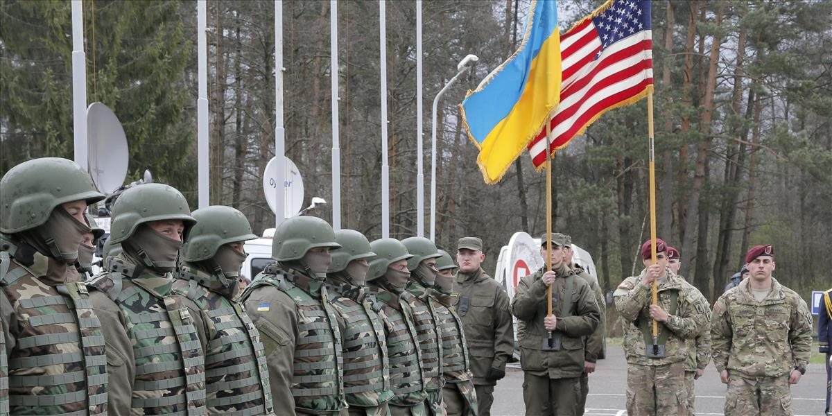 Američania cvičia ukrajinských vojakov priamo v bojových zónach
