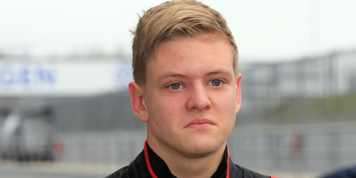 Vydarený debut Schumacherovho syna, v pretekoch F4 skončil deviaty