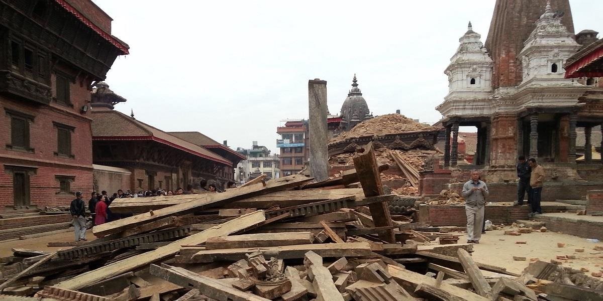 VIDEO Zemetrasenie v Nepále zabilo celkovo najmenej 1180 ľudí, vrátane 18 horolezcov