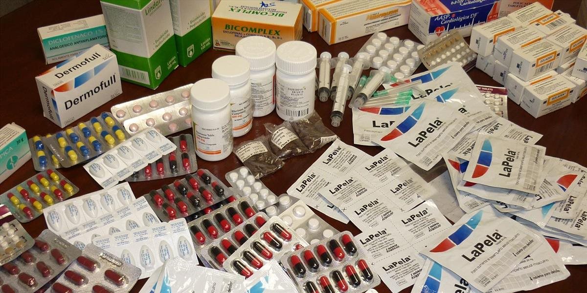Colníci vlani zaistili na Slovensku stovky falšovaných tabletiek