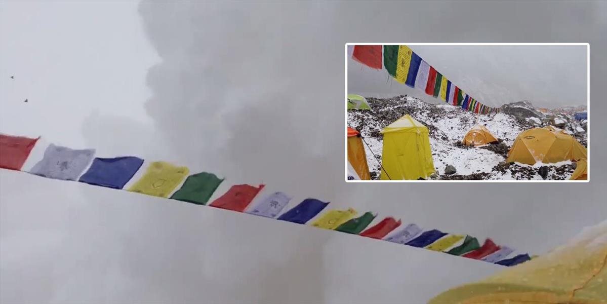 Hrôzostrašné VIDEO: Lavína zasiahla horolezcov na Evereste po zemetrasení v Nepále