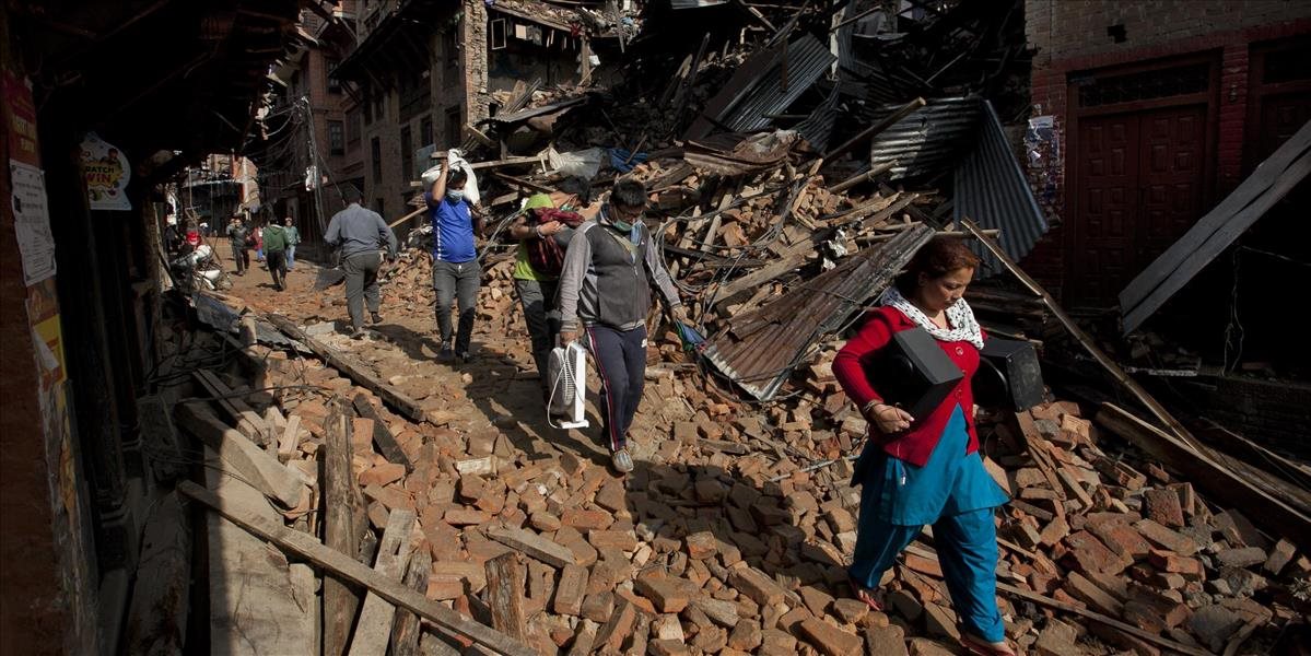 Zemetrasenie kruto postihlo v Nepále takmer milión detí