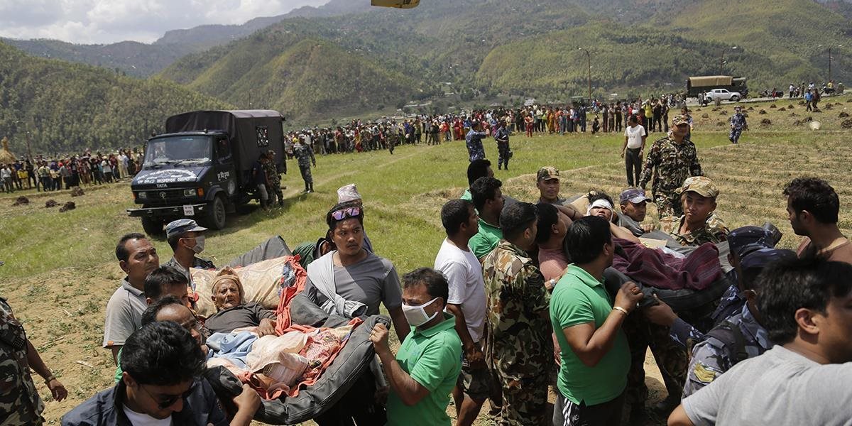 Szijjártó: V Nepále je 58 Maďarov; s desiatimi sa doposiaľ nepodarilo spojiť