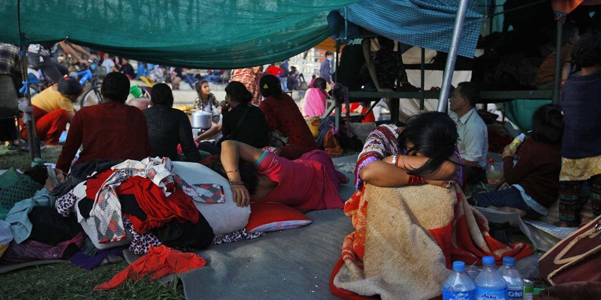 Nepálska vláda naliehavo žiada svet o viac pomoci, chýba všetko