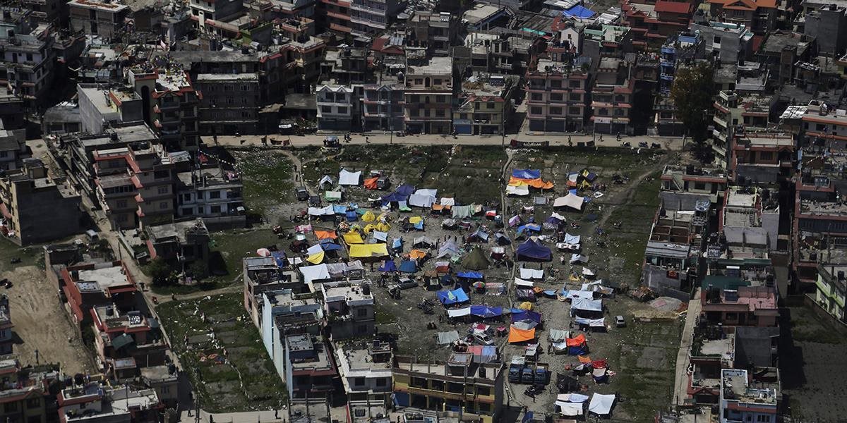 Počet obetí zemetrasenia v Nepále stúpol na viac ako 4-tisíc: V Indii pocítili ďalšie otrasy
