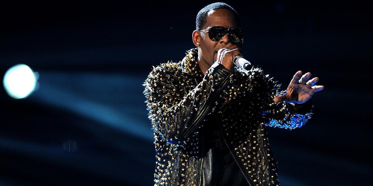 VIDEO Americký r'n'b spevák R. Kelly na poslednú chvíľu zrušil koncert na festivale