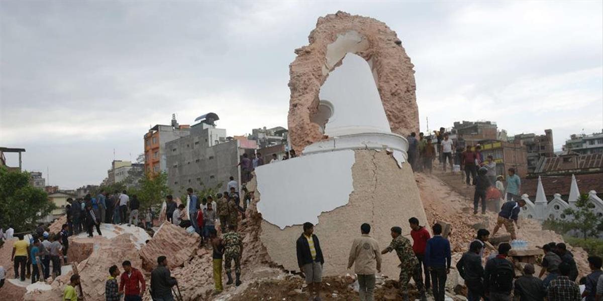 Moderná tragédia: Zemetrasením zničená veža v Nepále je miestom selfie fotiek