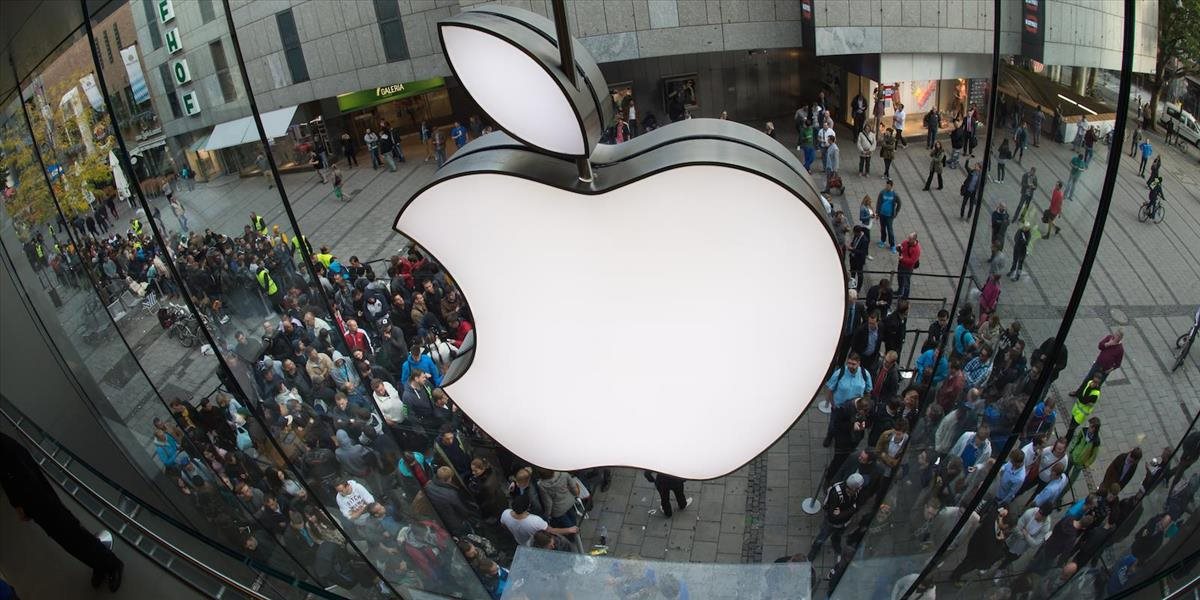 Zisk Apple vzrástol o 33 % na 13,57 miliardy USD