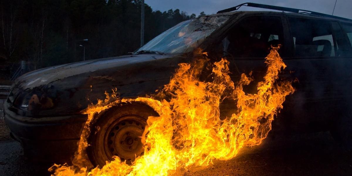 Pri Mníchovej Lehote horelo auto