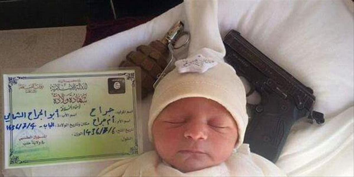 FOTO Novorodenca obletela svet: Pozrite sa, čo mu vyviedol Islamský štát