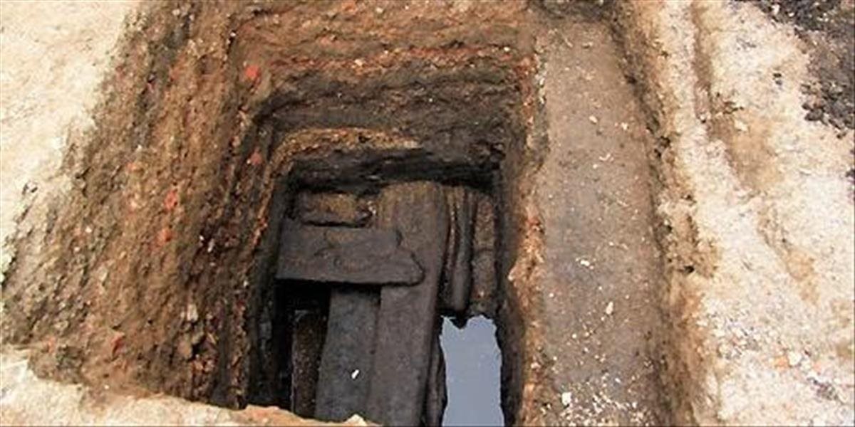Unikátny nález: Archeológovia v Trnave objavili drevenú komunikáciu zo stredoveku