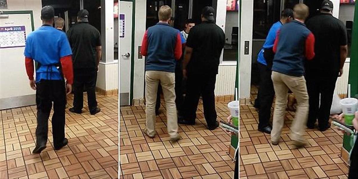 VIDEO Zamestnanec McDonaldu knokautoval nevychovaného zákazníka