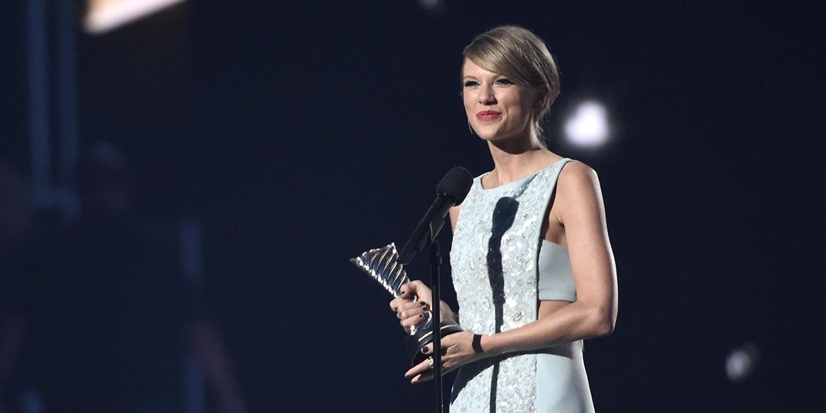 Taylor Swift zatelefonovala fanúšičke bojujúcej s rakovinou