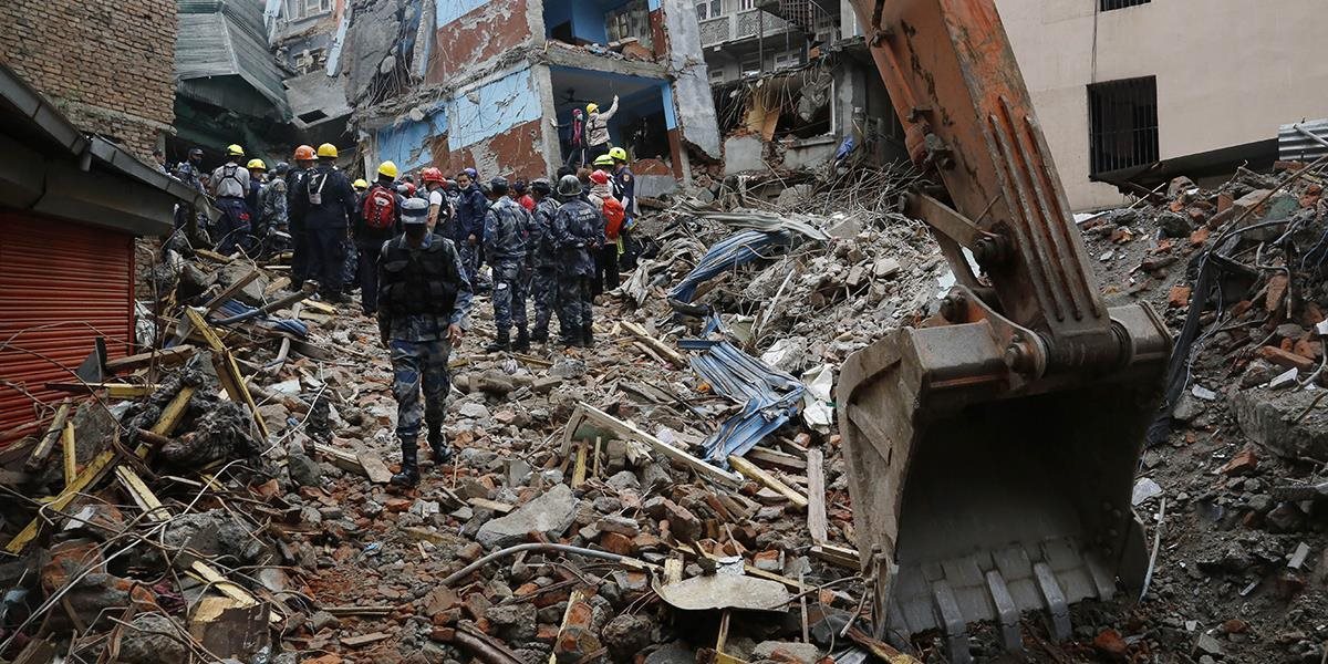 Z tibeckého mesta zasiahnutého zemetrasením evakuovali tisíce ľudí