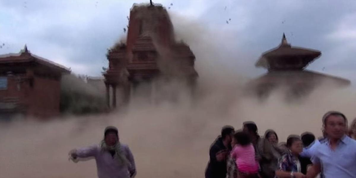 VIDEO Kamera zachytila momenty zemetrasenia v Nepále
