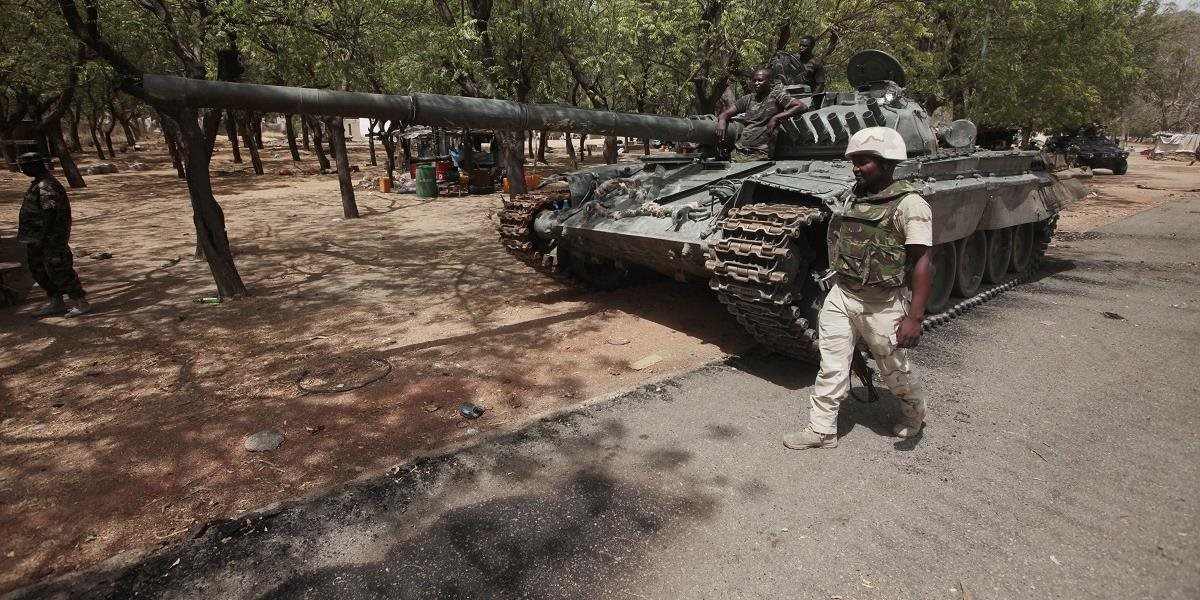 V rozhodujúcom údere proti Boko Haram bránia armáde nášľapné míny