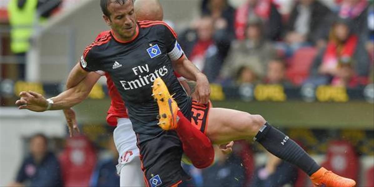 VIDEO Nechutné zranenie: Soto trafil Van der Vaarta do rozkroku a dokaličil si koleno
