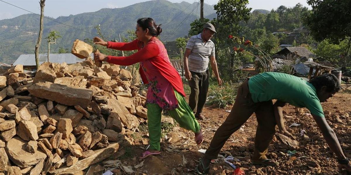 Nepál vyzval zahraničných záchranárov, aby odišli z Káthmandu