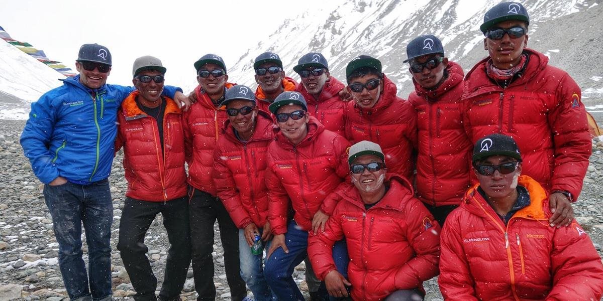 Šerpovia neobnovia cestu na Mount Everest