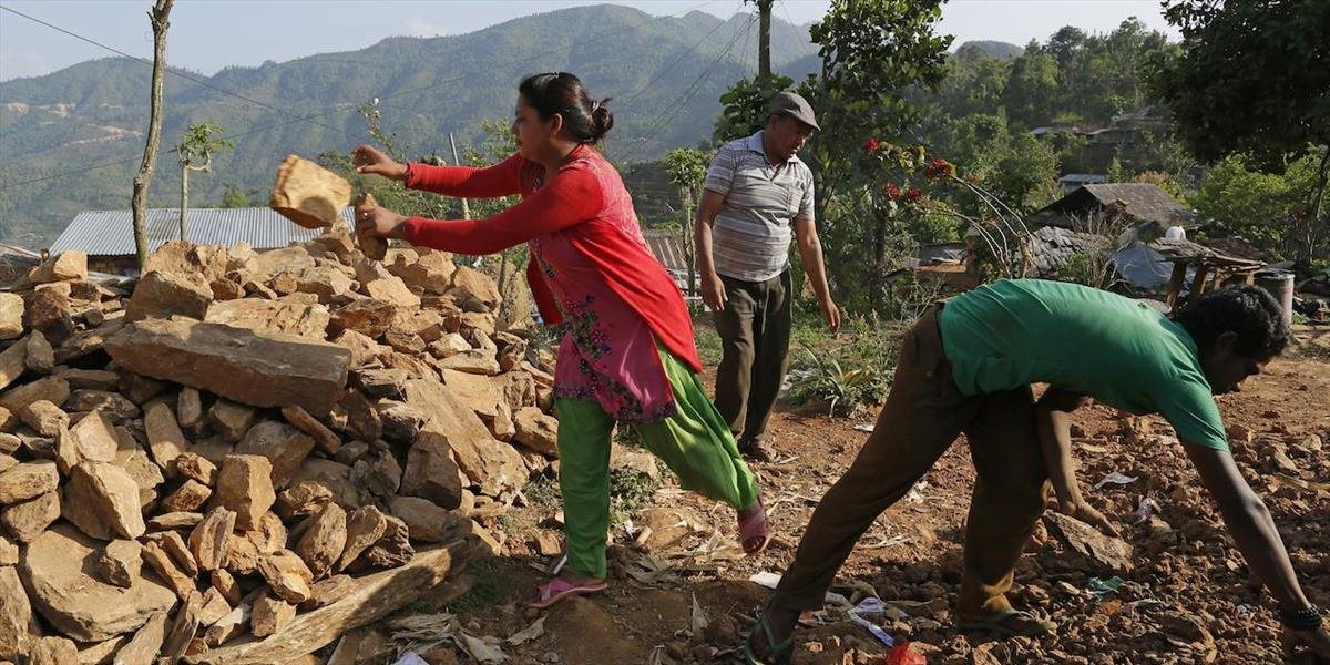 Približne 60 občanov EÚ je stále nezvestných po zemetrasení v Nepále