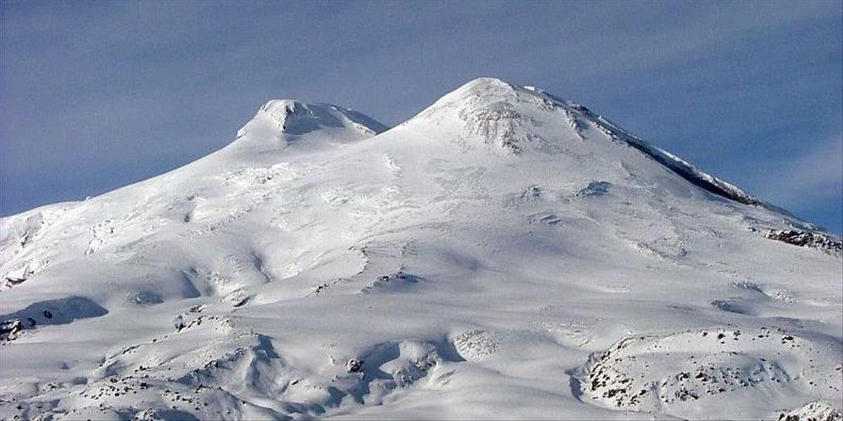 Bieloruská horolezkyňa prežila 400-metrový pád z Elbrusu