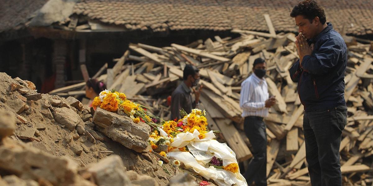 Pod lavínou v Nepále môžu byť stovky tiel, mnohé z nich sú cudzinci