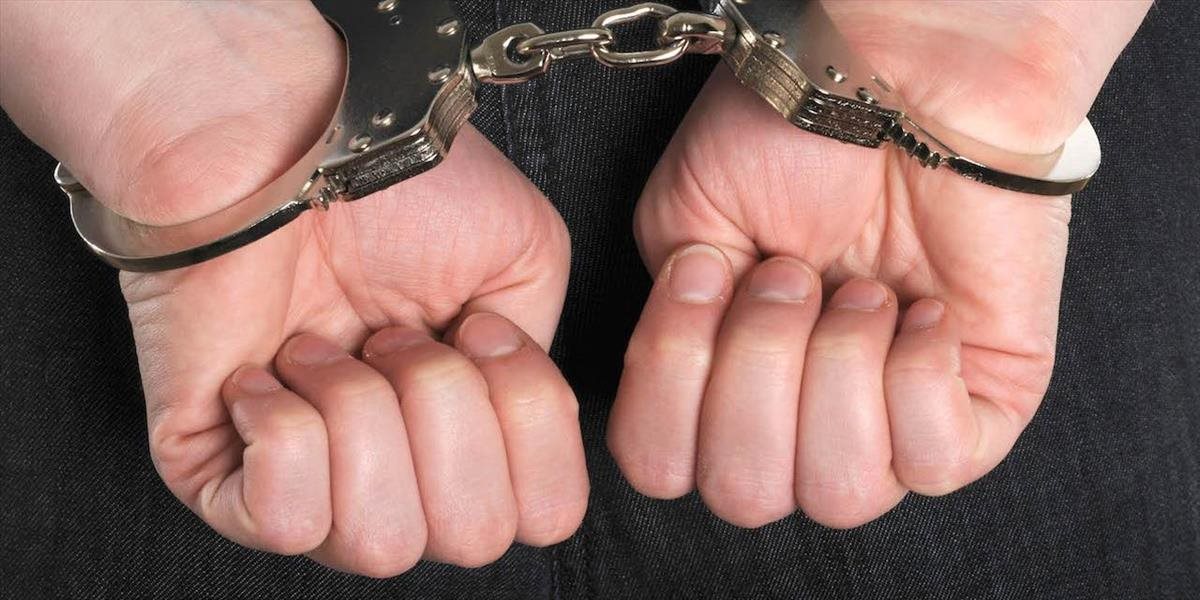 Polícia zadržala príslušníka Zboru väzenskej a justičnej stráže v Leopoldove
