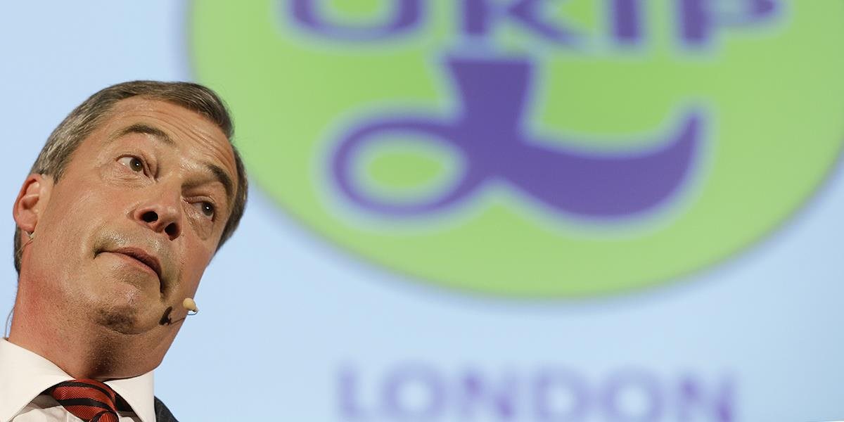 Vodca strany UKIP Nigel Farage prehral vo svojom volebnom obvode