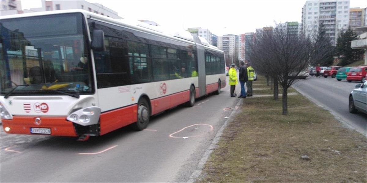 Smrteľná nehoda v Ružomberku: Starenku zrazil autobus, na mieste zomrela